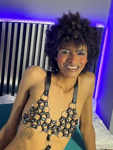 Violett_Salvatore Your naughty  3টি ছবি