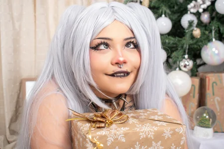 Miamane Santa's Dark Little Helper Pic 8