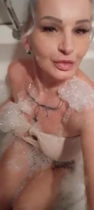 Újra itt👅😉🐍🫶🔥 de SynthiaGoldDevil  3 Imagens