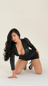 AshleyJhonson Irresistible Curves 😈🔥 Gambar 3