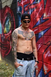 leon_cumming: Public ( 2 фото)