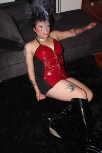 Alaska_deluxe Red its red Immagine  6