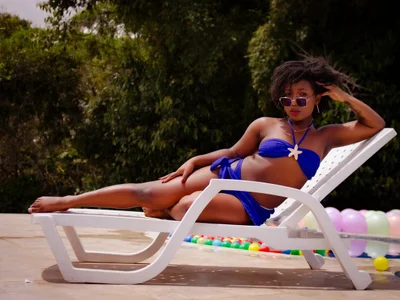 EmmaSanzz_ Every drop on my skin is a wish I want you to fulfill… Ready to get wet together? 💦😽🔥 Pic 3