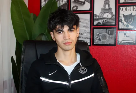 Public od JaremyHarris  4 snímek