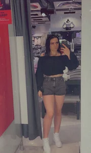 Elly🎀 de Ellybttn_  4 photos