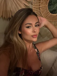 YasmineShaw Public Pic