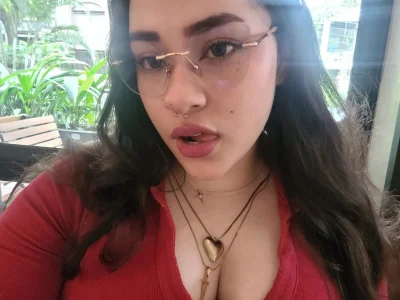 RED N HOTTIE(: de urCurvyTHICC  2 Imagens