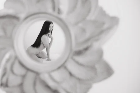 Suzanne_abbey Pretty and little mirror♥ Pic 2