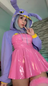 Jax cosplay 🩷 od Lenneval1  6 snímek