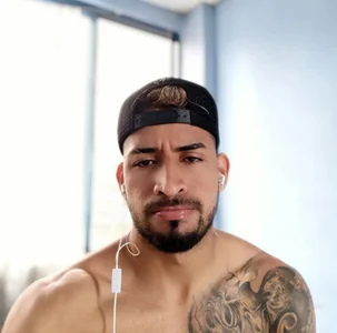 Alexsexygamer kullanıcısının Hard as you like it albümü -  3 fotoğraf