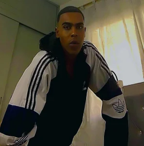 ada-brooke Public টি ছবি