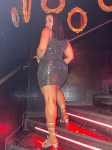 veronica_b07 I like to go to restaurants and nightclubs in dress and heels but without panties. Pic 6