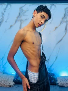 Come warm me up… the show just started. 💋 de ValeriHot_1 Foto 3