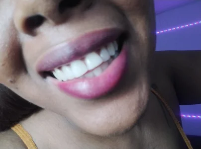 yselahot kisss my guys Bilde 4