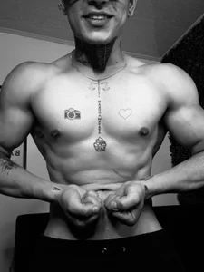 Simon_cortes black - white Pic 6