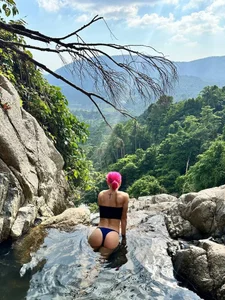 BorelliaのPublicの 3枚の写真