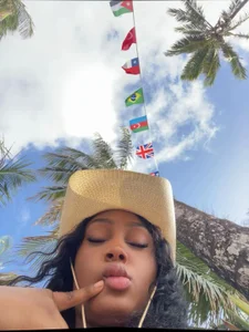 Beach time 👙 de BeverlySteel  2 Imagens