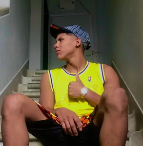 Damian_latinxxx Damián⭐⭐⭐⭐⭐  8টি ছবি