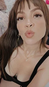 emilyharrix: Wet kisses 💋💋💋💋💋💋💋 ( 2 фото)