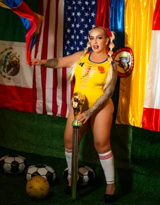 SophieWinsloow ⚽ World Passion Pic 4