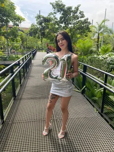 Happy birthday to me🥰🎂 de Sami_Evanns  6 photos