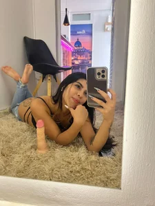 little_sophie18のFeet 💦の 2枚の写真