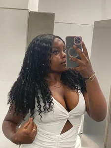 Amina_18 Public Pic 6