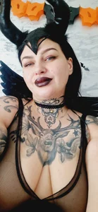 Public od CurvyBlondeVibes  3 snímek