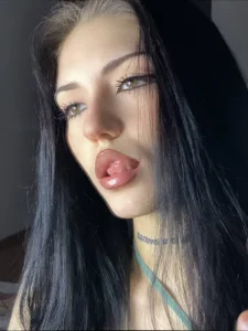 Kelly__Bunny Public Pic 3