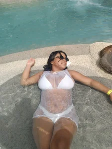 lucia_sweet08 Beach Pic 3