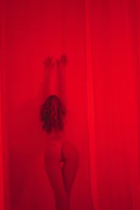 KiraNikson: totalred ( 5 фото)