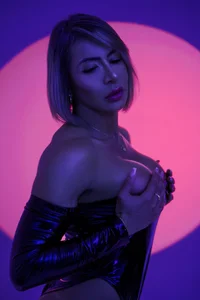 Christiekroes_ Neon Mistress 🖤 Foto 3