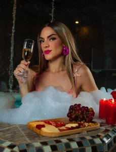 mariiahneedles bubbles and happinnes🩵🫧 صورة واحدة|mariiahneedles bubbles and happinnes🩵🫧 صورتان|mariiahneedles bubbles and happinnes🩵🫧  2 صور|mariiahneedles bubbles and happinnes🩵🫧  2 صورة