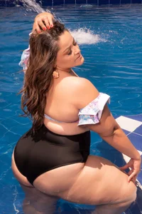 Zdjęcia katte_landerr Do we fuck in the pool?:  5