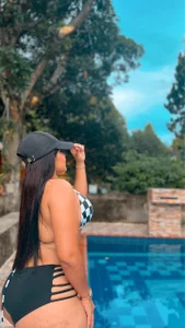 Violetta_0 A relaxing day at the pool 🏊‍♀️🌊💋 Pic