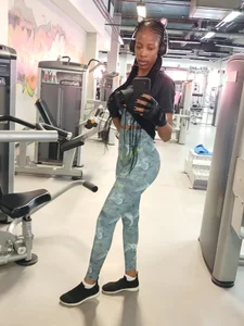 MsParisSmithPublic图片 5