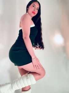 Alana_Hotterr Public Pic 2