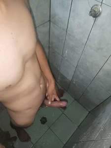 SkinnySham Tras la puerta cerrada Gambar 3