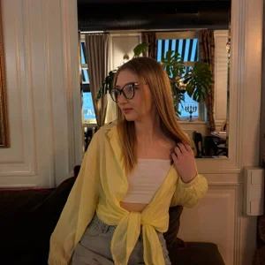 AveryBerkson today I'm yellow Foto