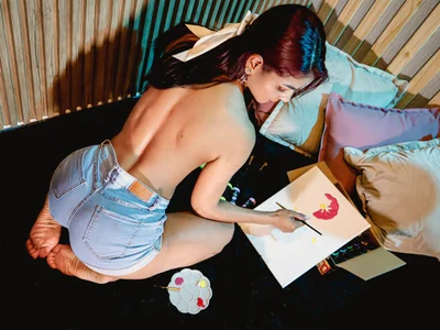 HannaPetit: "Entre Pinceles y Gemidos"🔥 ( 8 фото)