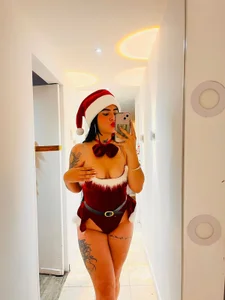 _Naomi_Fox_ 🎅 Immagine  3
