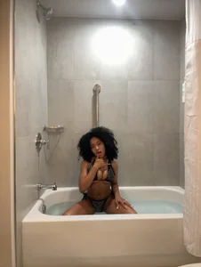 lifeoftt_19xx 🛁🧼  9টি ছবি