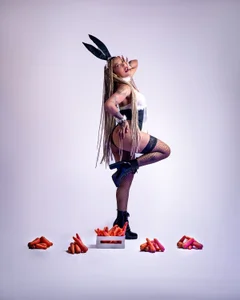 Kenya_carper your favorite bunny Pic 9