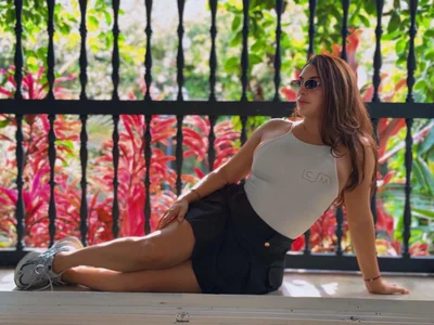 DannieSmith1 🤍Black & White🖤 slika 4