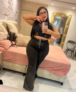 kyana_cream Black looks great on me. lol Pic 6