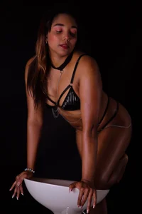 cataleya_ebony_ I was bad, do you want to punish me?🔥😈  3টি ছবি