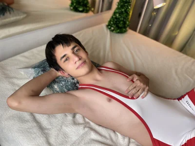 Andrew_Clar Hot comeback Immagine  3