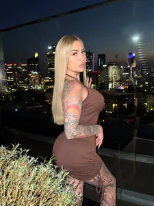 CoraDiamond Public Pic 2