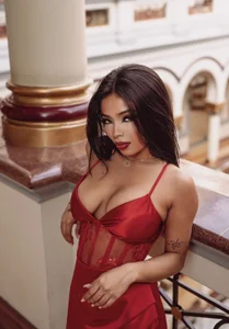 ximenawilliamss In the palace Pic 4