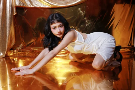 IrisSweety Take a look under my dress Immagine  2